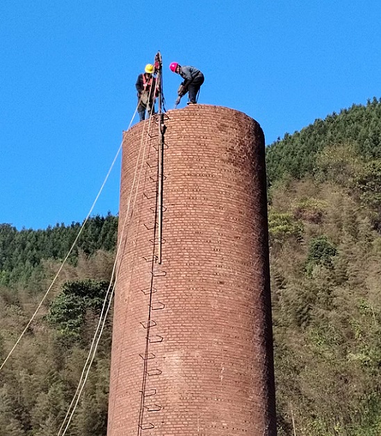 煙囪拆除:專業(yè)團隊,技術(shù)高超,保障安全